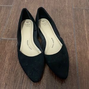Pointy toe flats